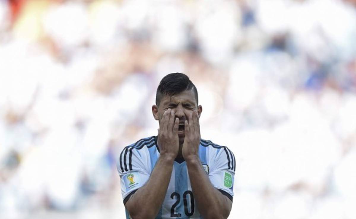Sergio 'Kun' Agüero sufre problema muscular y preocupa a Argentina