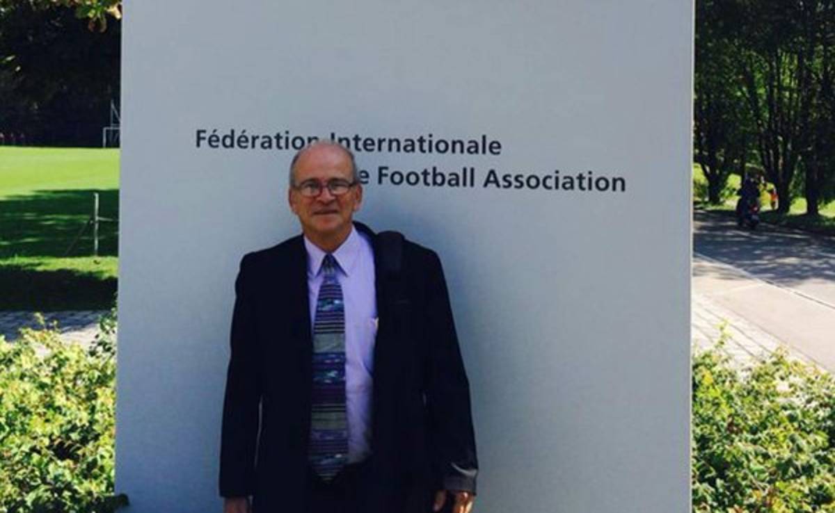 Jaime Villegas participa en reunión de FIFA para tratar realización de Qatar 2022