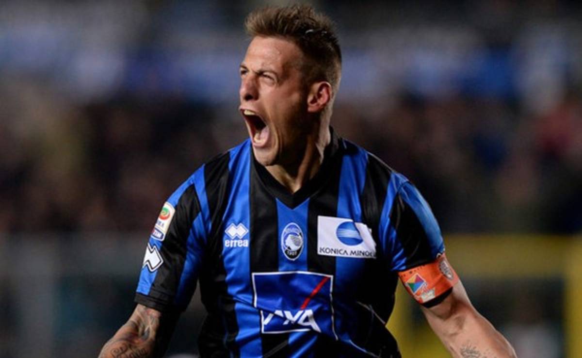 Germán Denis, suspendido cinco partidos por puñetazo a un rival