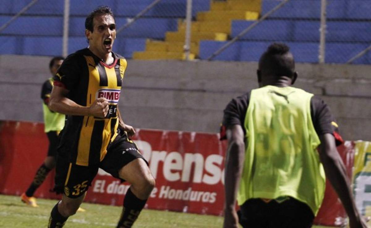 VIDEO: Cardozo la empalma y anota un golazo que tiene ganando a Real España