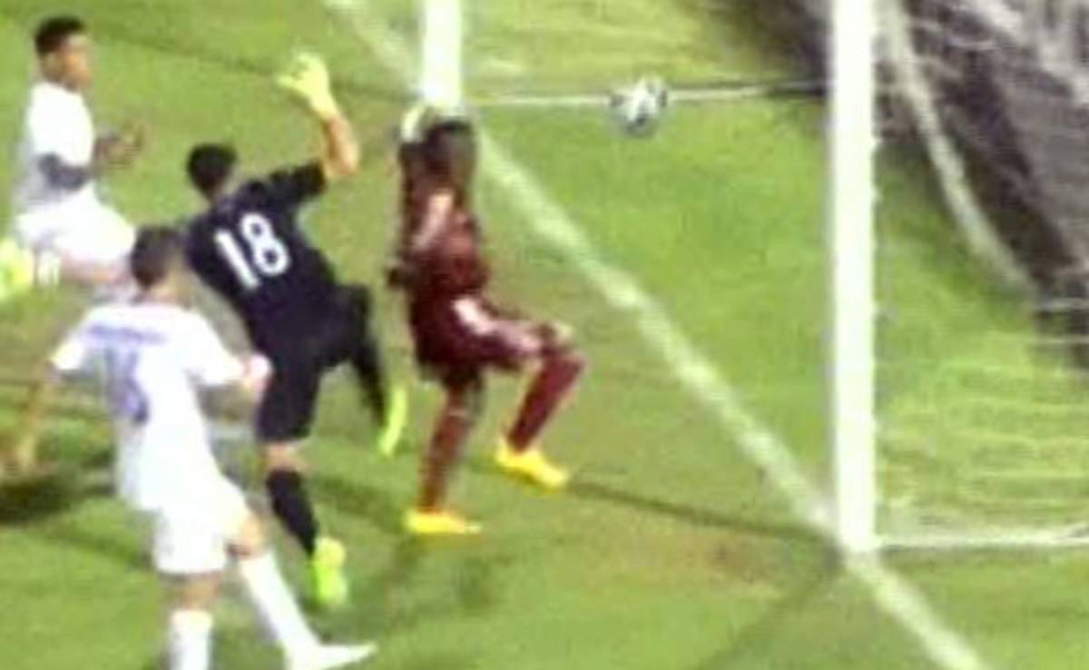 VIDEO: Terrible error de Johnny Leverón que aprovechó Venezuela