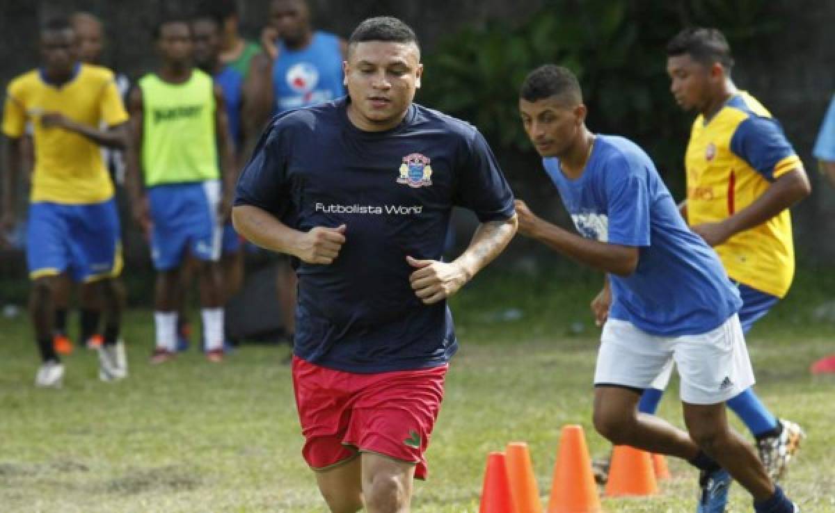 Los jugadores hondureños que estuvieron retirados del fútbol y luego regresaron