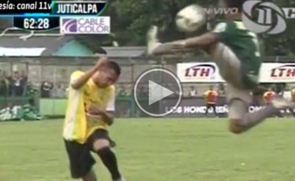 VIDEO: Brutal patada de Samuel Córdova y árbitro no pita ni falta
