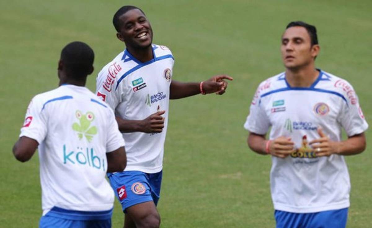 El golazo de Joel Campbell durante entrenamiento con Costa Rica