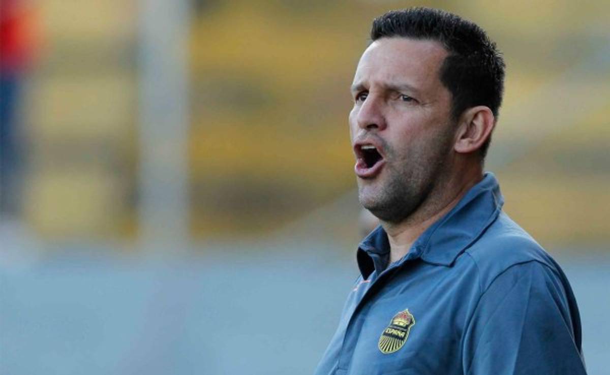 Javier Delgado: 'Si fuera defensivo hubiese contratado un muro y un bus'