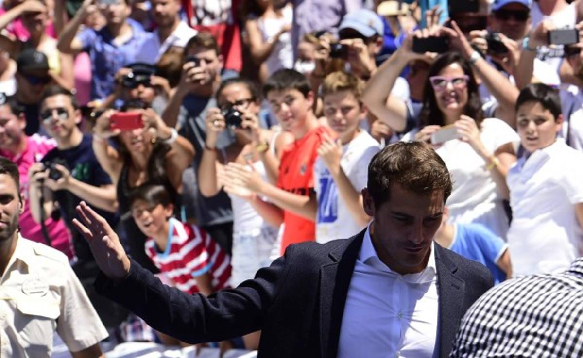 Florentino Pérez: 'Nadie le ha pedido a Casillas que deje el club'