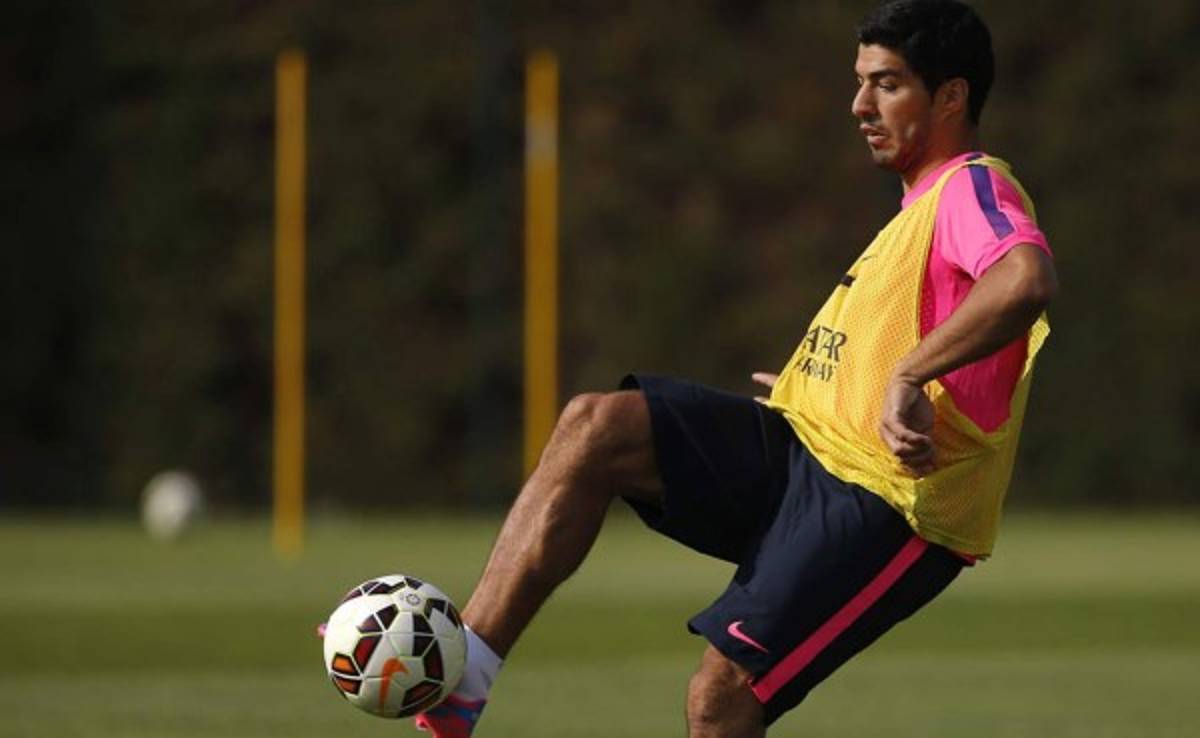Suárez tiene sobrecarga muscular y es duda ante Atlético de Madrid