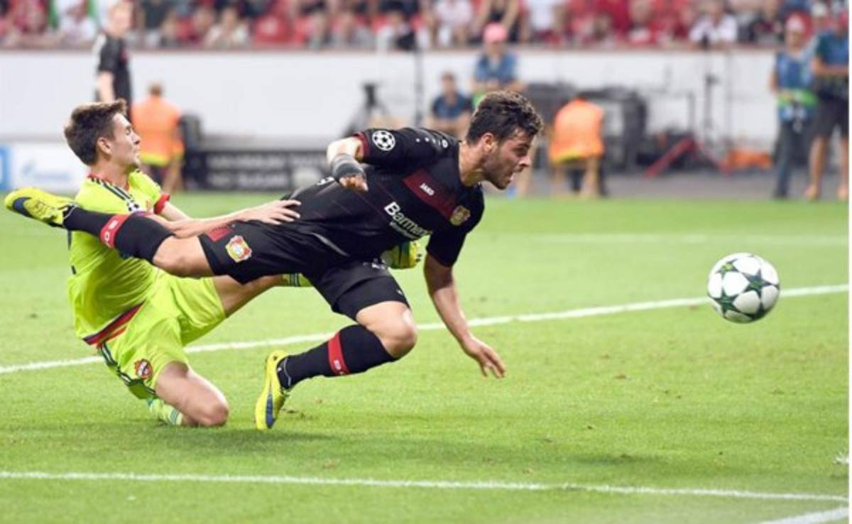 El Leverkusen del 'Chicharito' Hernández no logra mantener ventaja y empata ante el CSKA