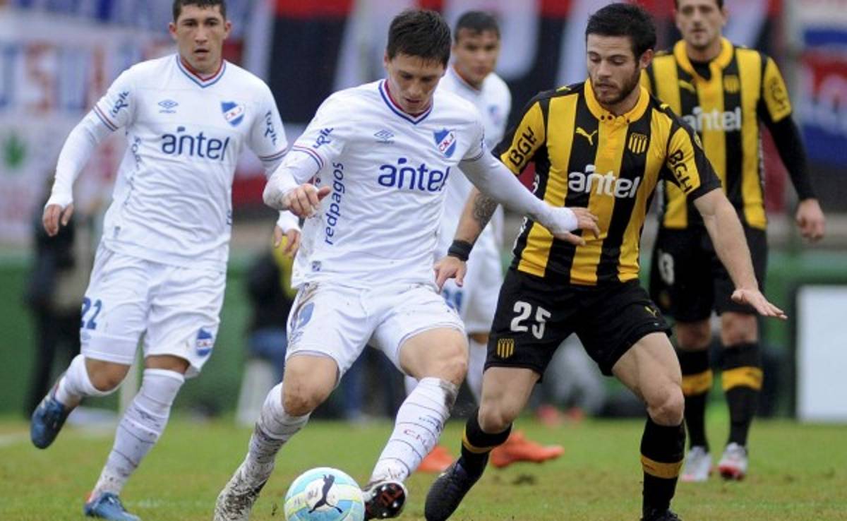 Árbitros no penalizarán cánticos violentos en reanudación de liga uruguaya