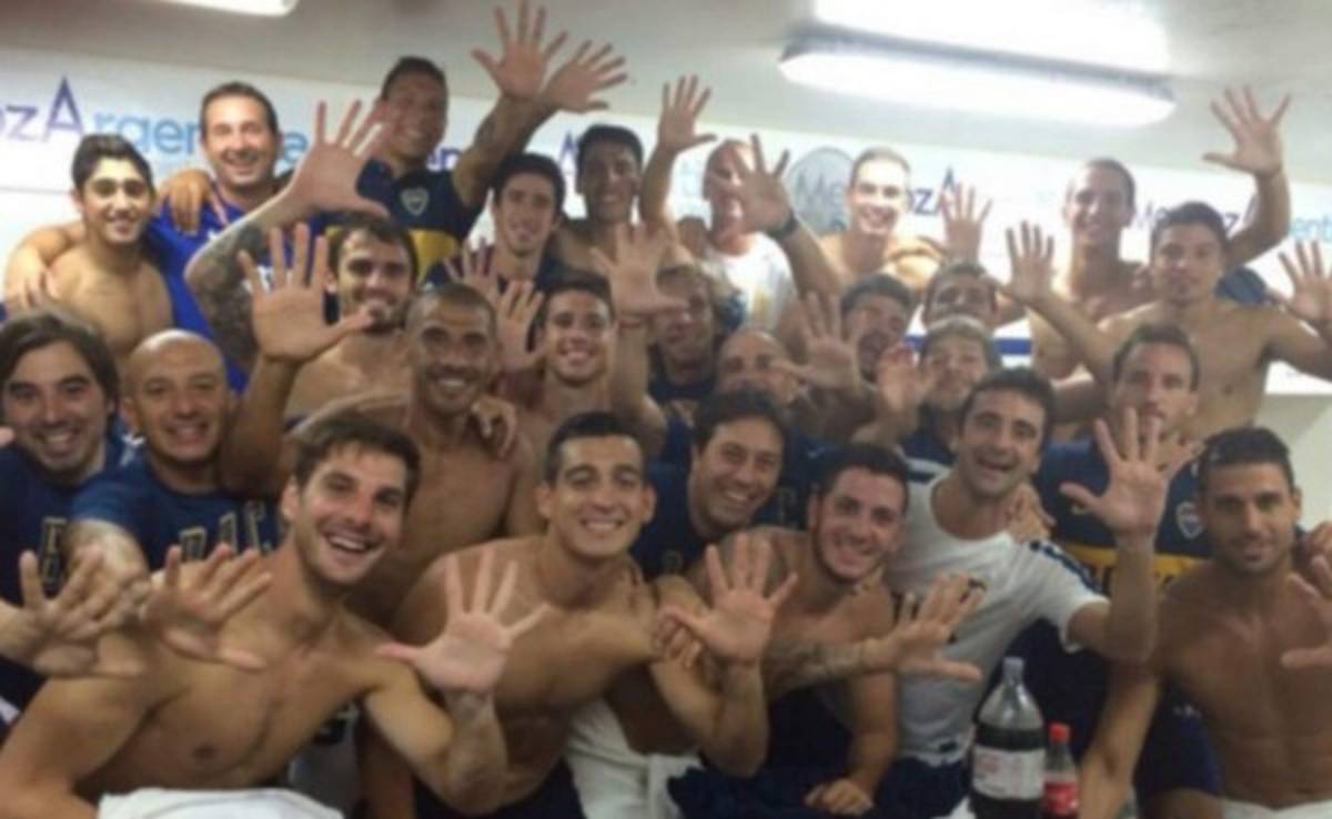 Jugadores de Boca Juniors se burlan tras goleada de 5-0 a River