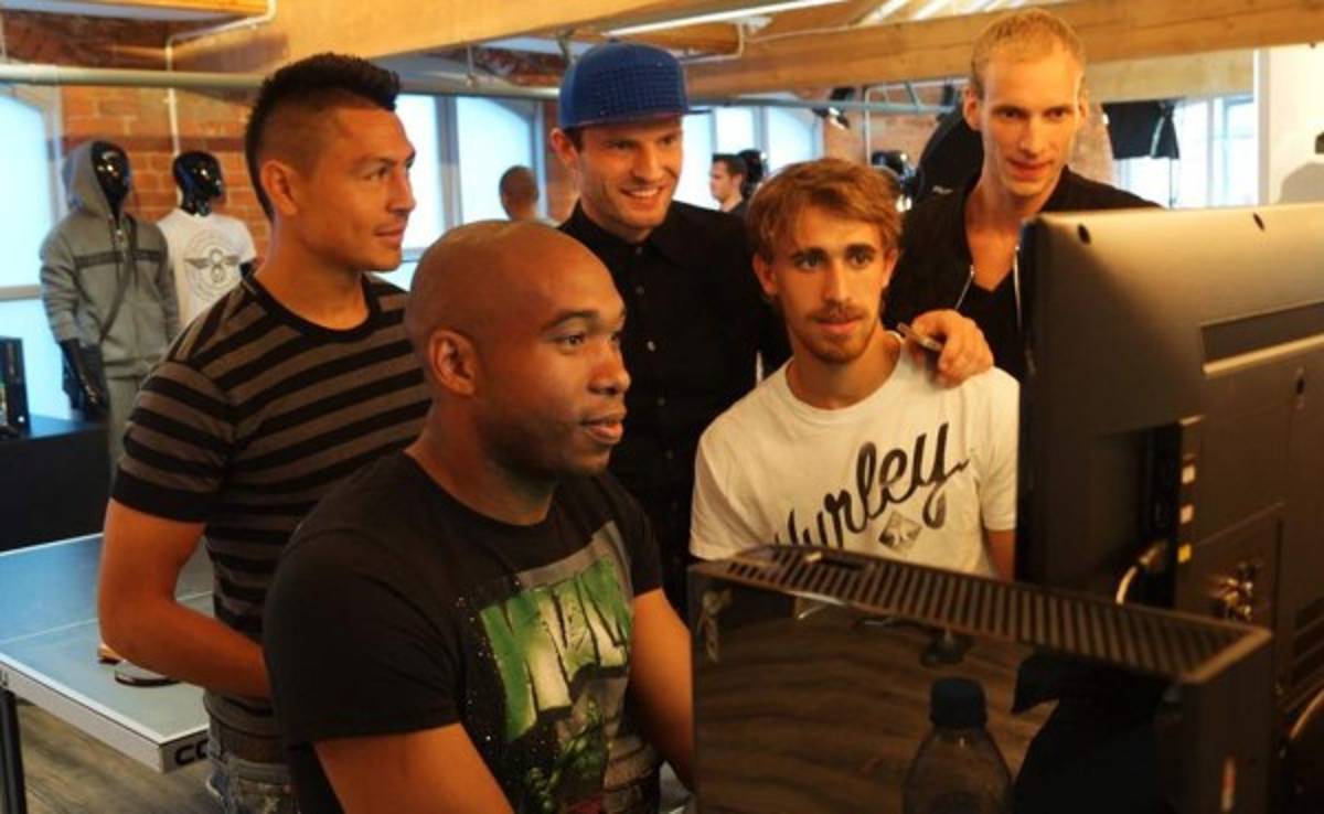 Wilson y Roger probaron el FIFA 15 antes de salir al mercado