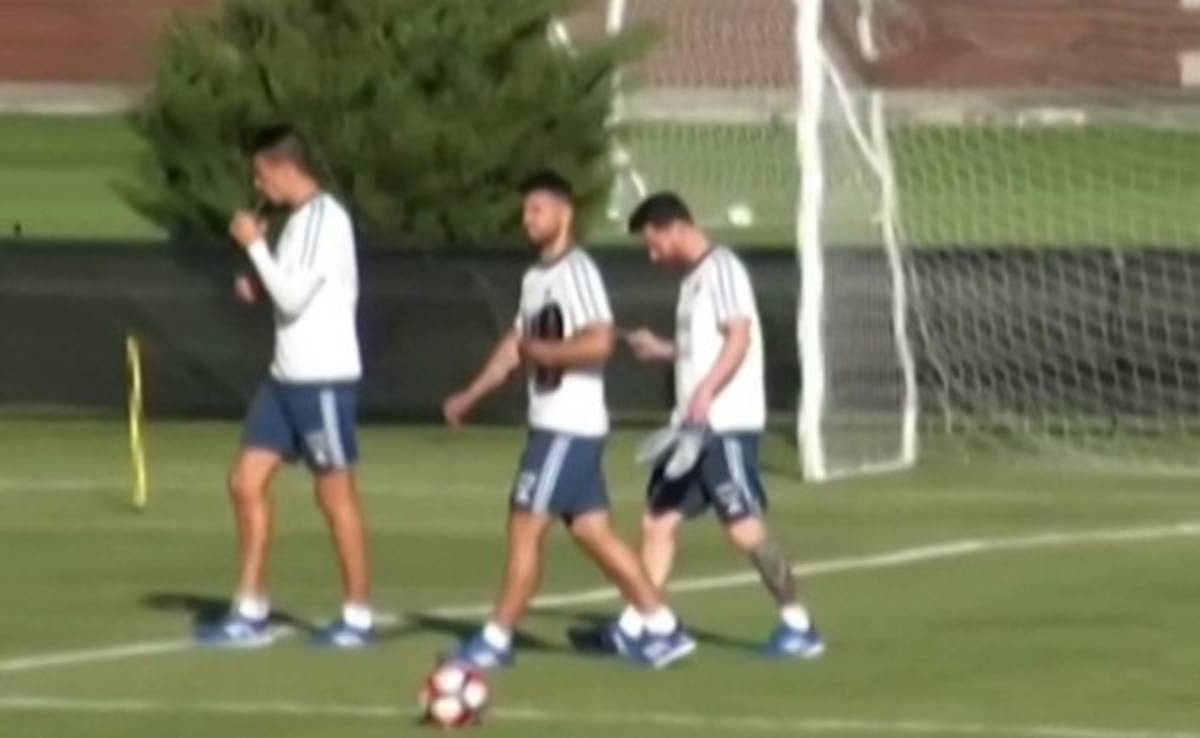 VIDEO: Messi y Kun Agüero los más aclamados en el entrenamiento