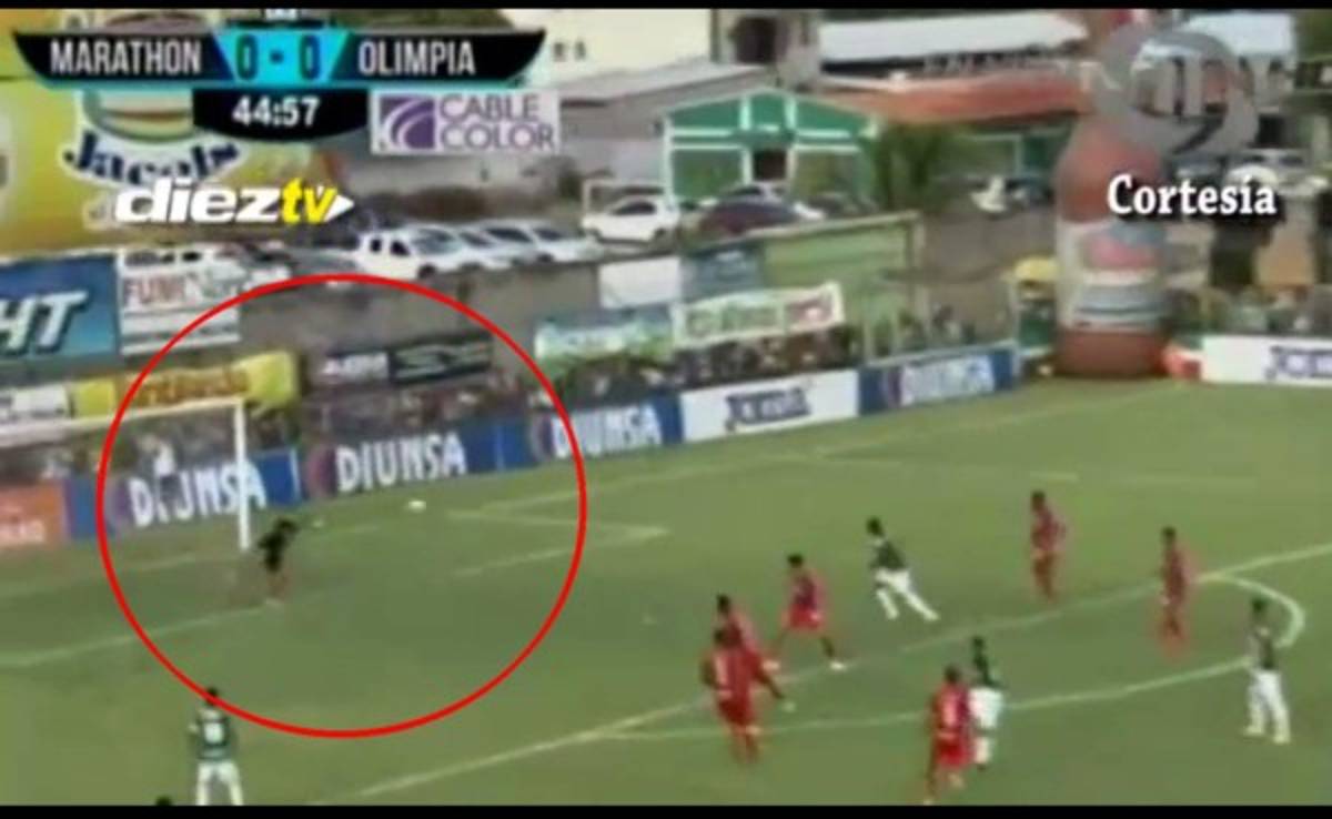 VIDEO: Noel Valladares le sacó dos claras a Marathón en la primera parte