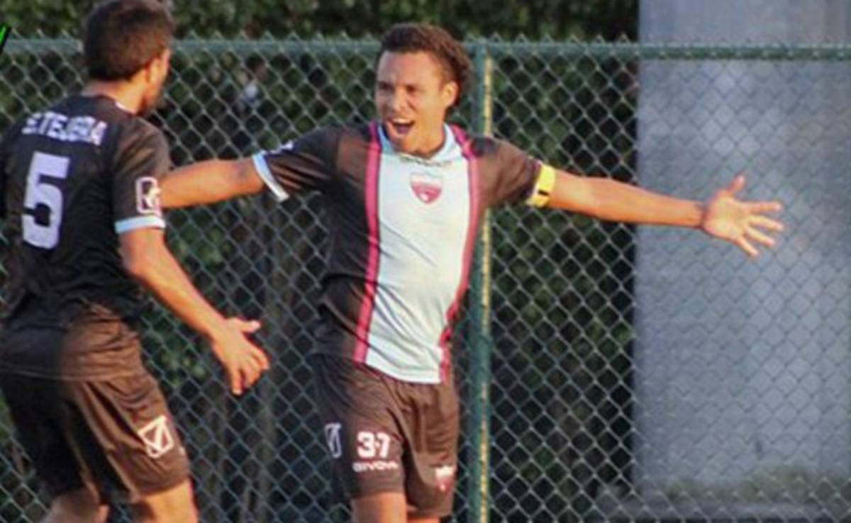 Rambo de León anota doblete y ya es campeón de conferencia con Miami United