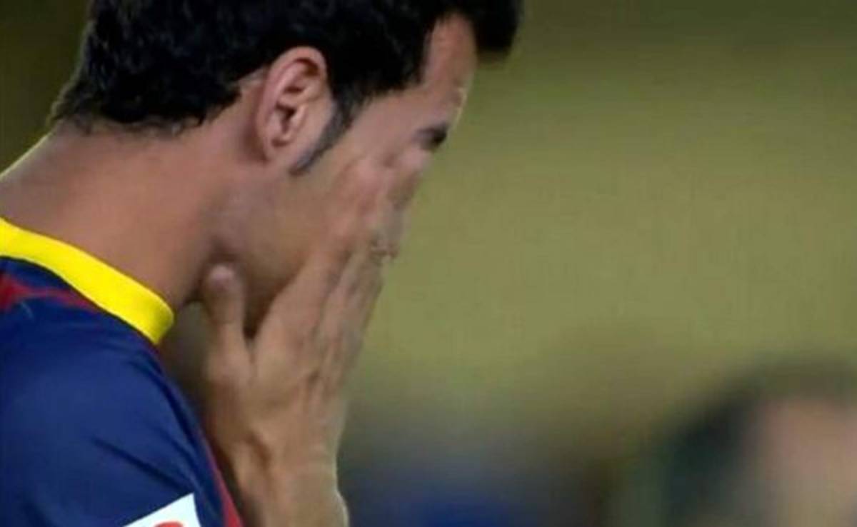 VIDEO: Busquets llora en minuto de silencio a Vilanova