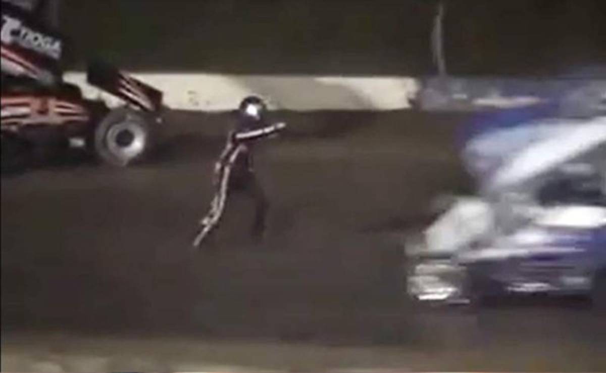 VIDEO: Surge polémica por piloto atropellado en carrera de Nascar