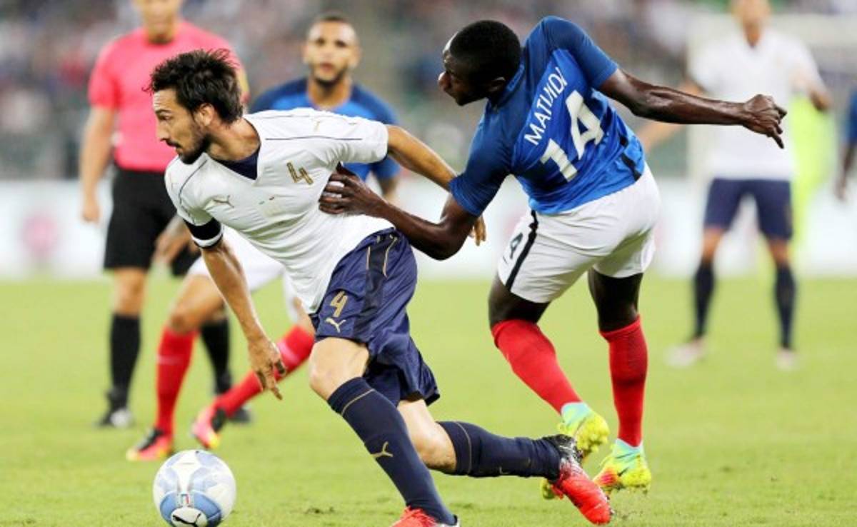 Francia sorprende a Italia y Portugal golea Gibraltar sin Cristiano