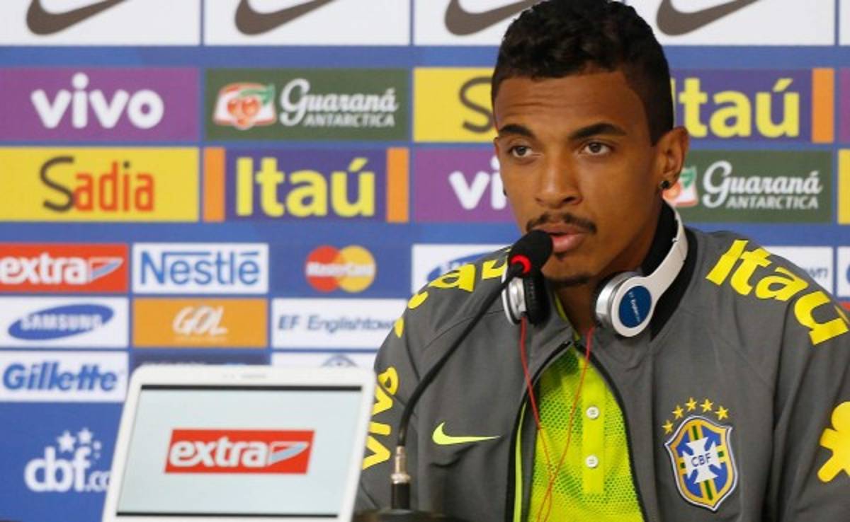 Brasil pierde a Luiz Gustavo debido a problemas personales