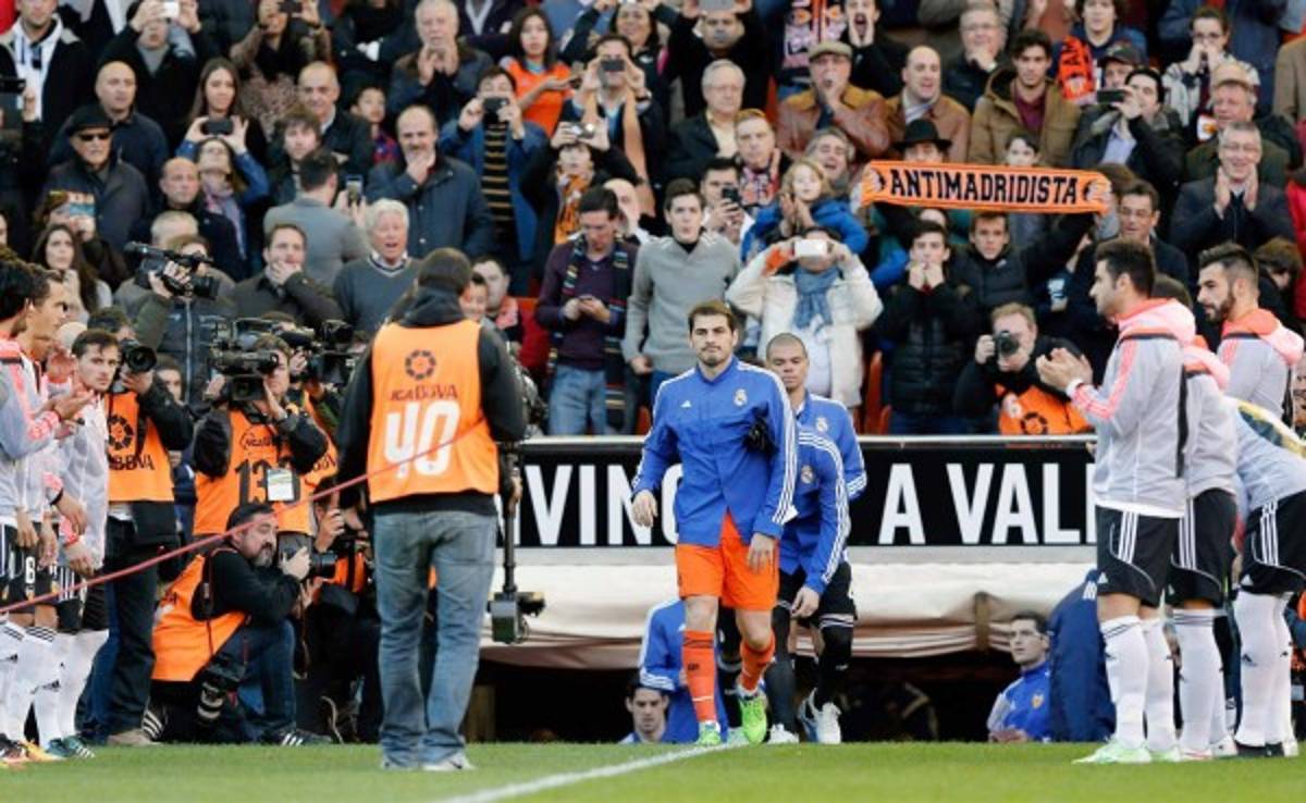 Valencia le hace 'polémico' pasillo al Real Madrid