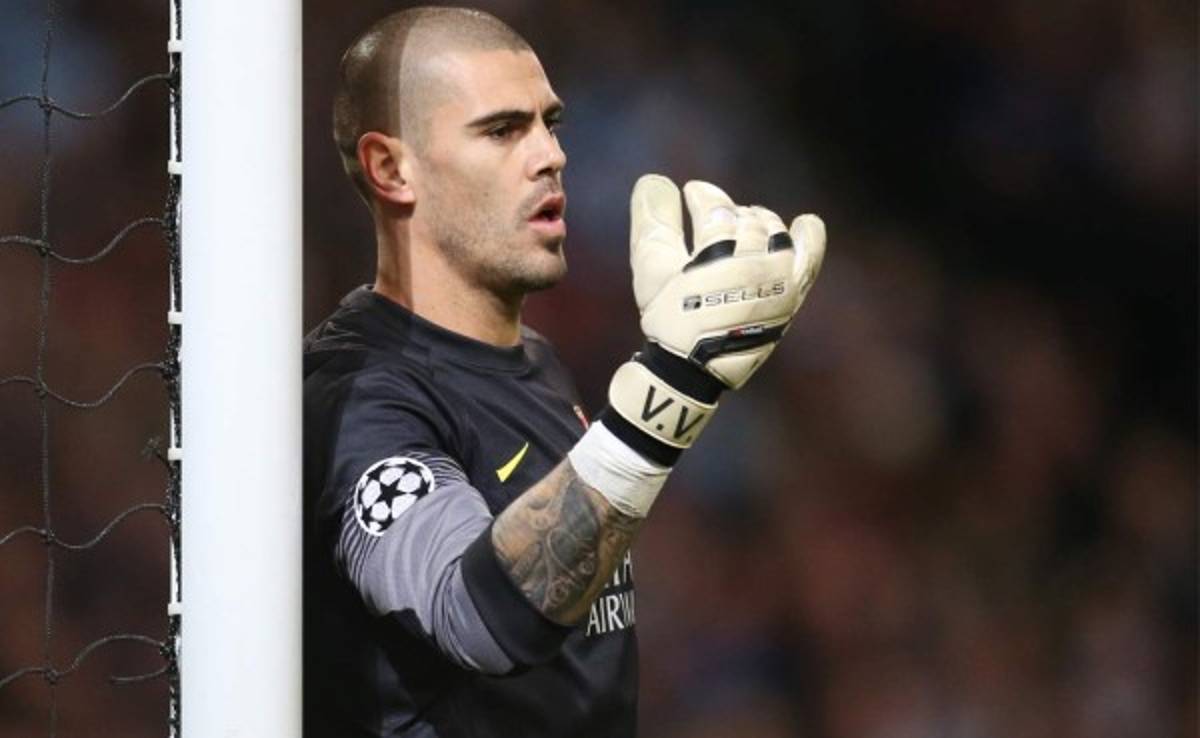 Van Gaal ofrece a Víctor Valdés entrenarse con Manchester United