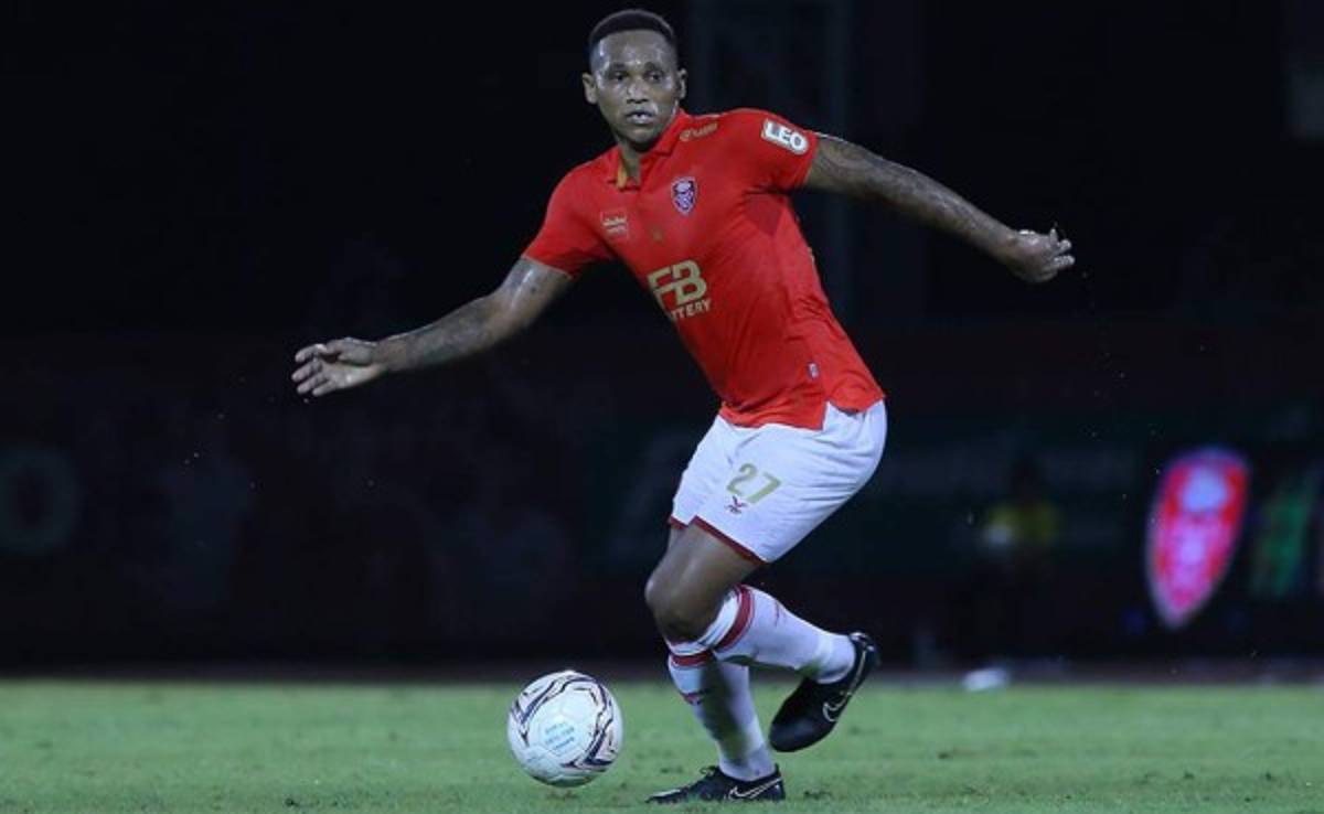 Georgie Welcome le dio triunfo al Bec Tero Sasana