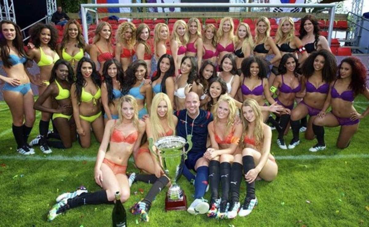 VIDEO: En Holanda ya se jugó el Mundial… pero de ropa interior