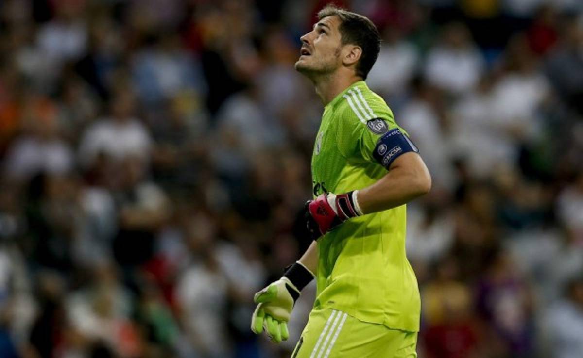 VIDEO: Iker Casillas, silbado y aplaudido en el Bernabéu