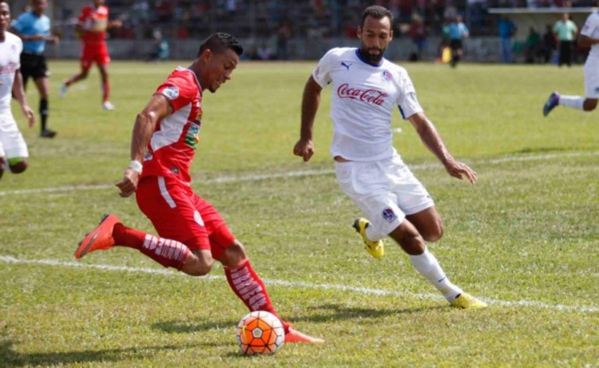 Marco Vega: 'El 2-1 nos mantiene con Vida y vamos a ir a pelear a Tegucigalpa'