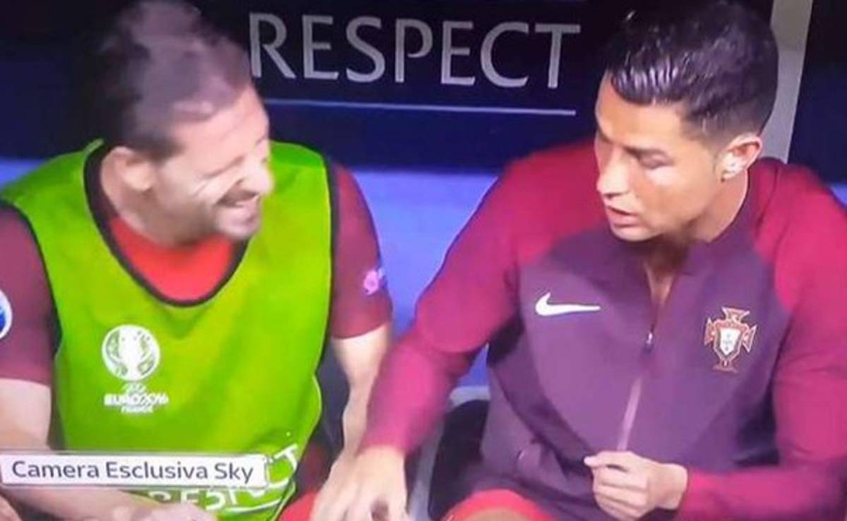 VIDEO: Cristiano Ronaldo golpeó sin querer a Adrien Silva por la tensión de la final