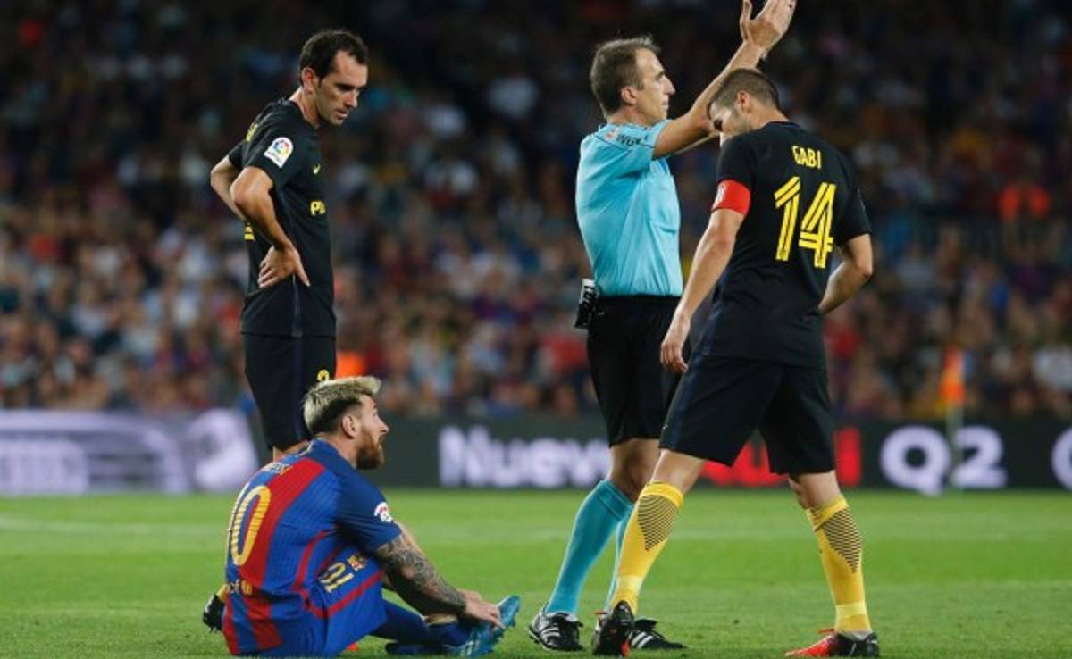 Messi fue sustituido ante el Atlético de Madrid por dolores en los aductores