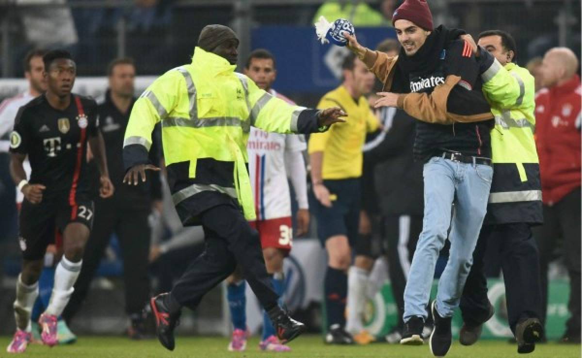 Ribery recibe bufandazo de hincha descontrolado