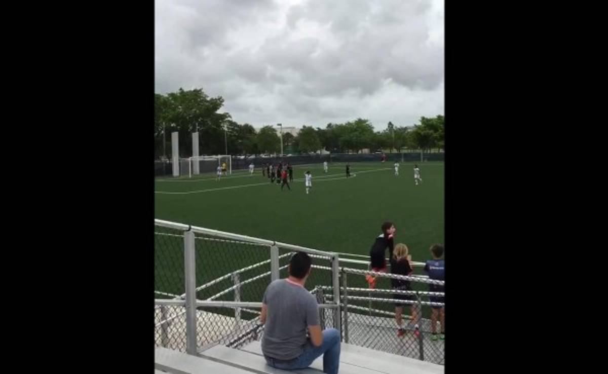 VIDEO: Rambo de León vuelve a marcar de tiro libre con el Miami United