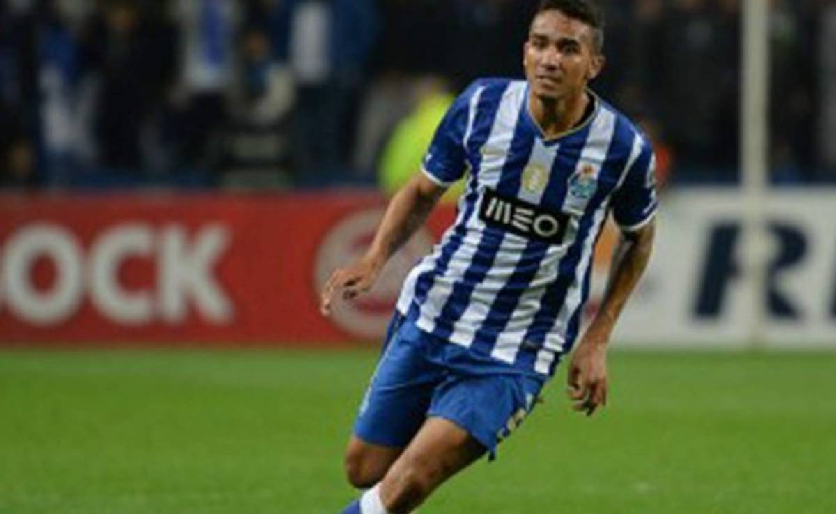 El Barcelona ficharía a Danilo si la FIFA le quita la sanción