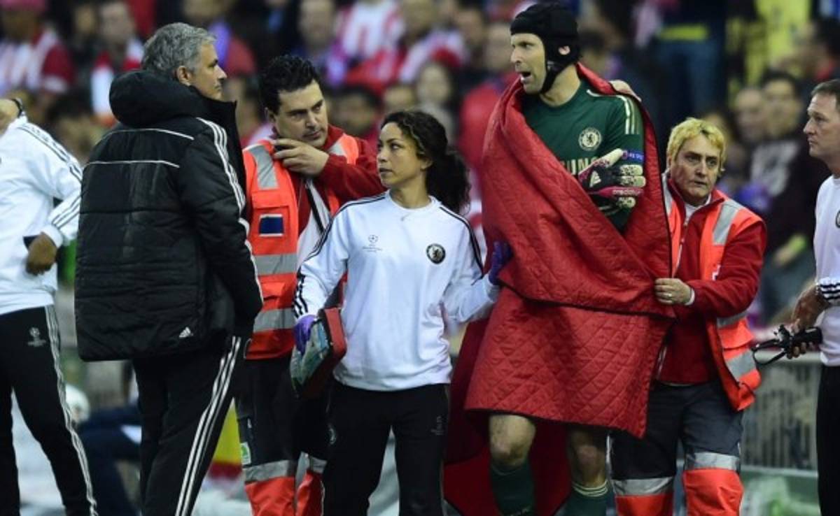 El arquero del Chelsea Petr Cech se perderá el resto de la temporada