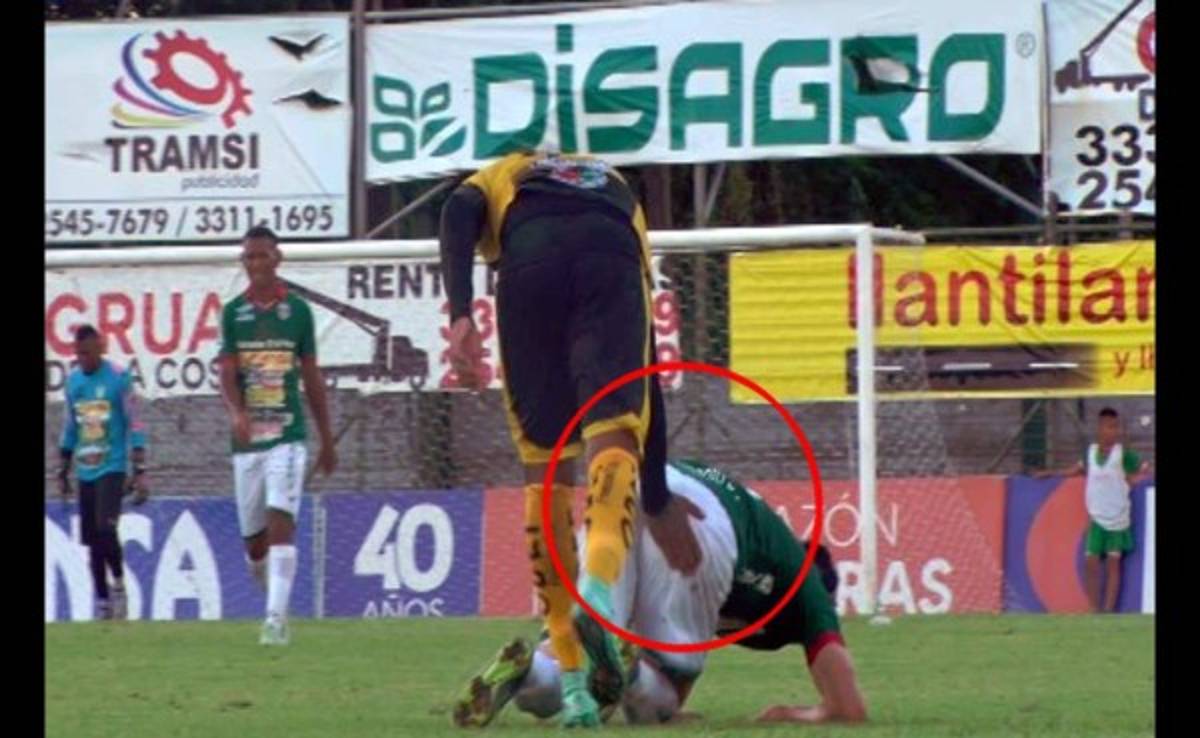 VIDEO: La nalgada de Barahona a Jairo Puerto que no se vio en televisión