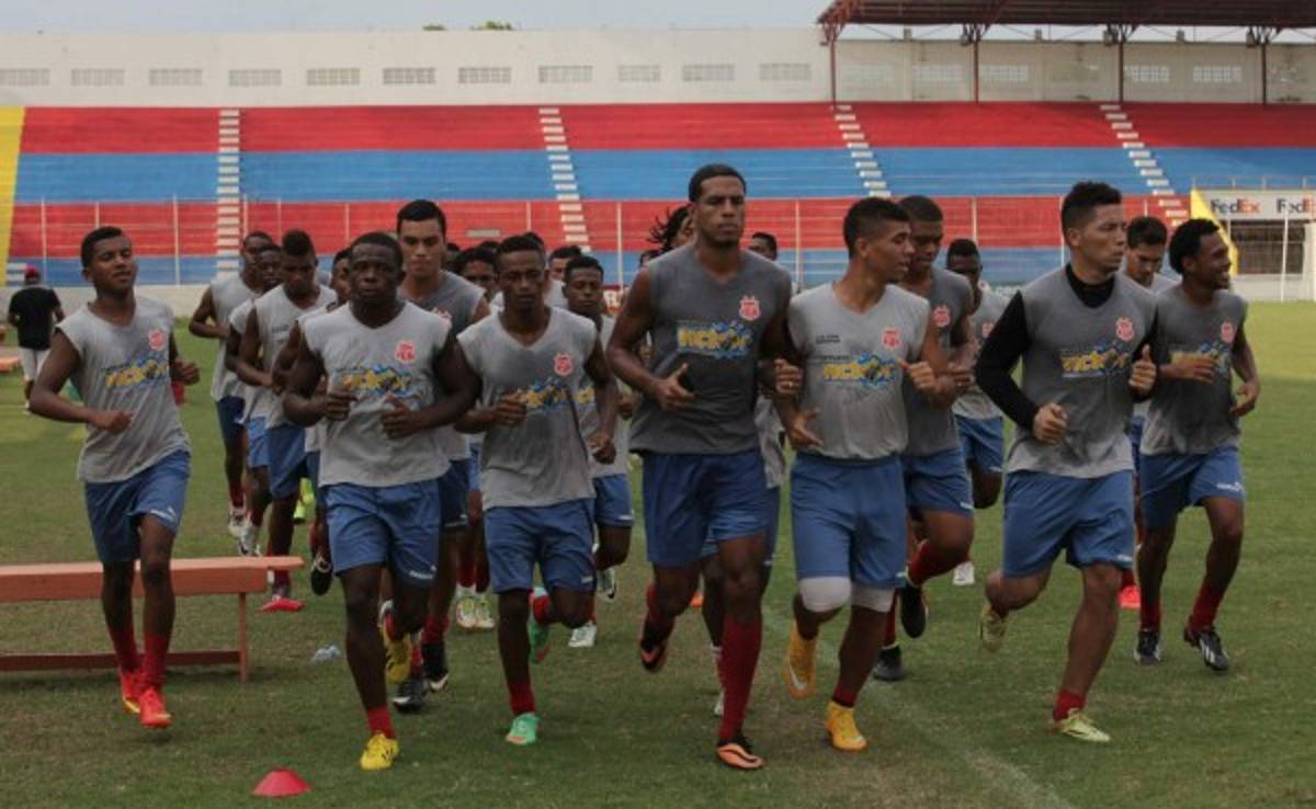 Directiva y jugadores del Vida llegan a acuerdo y finalizan huelga