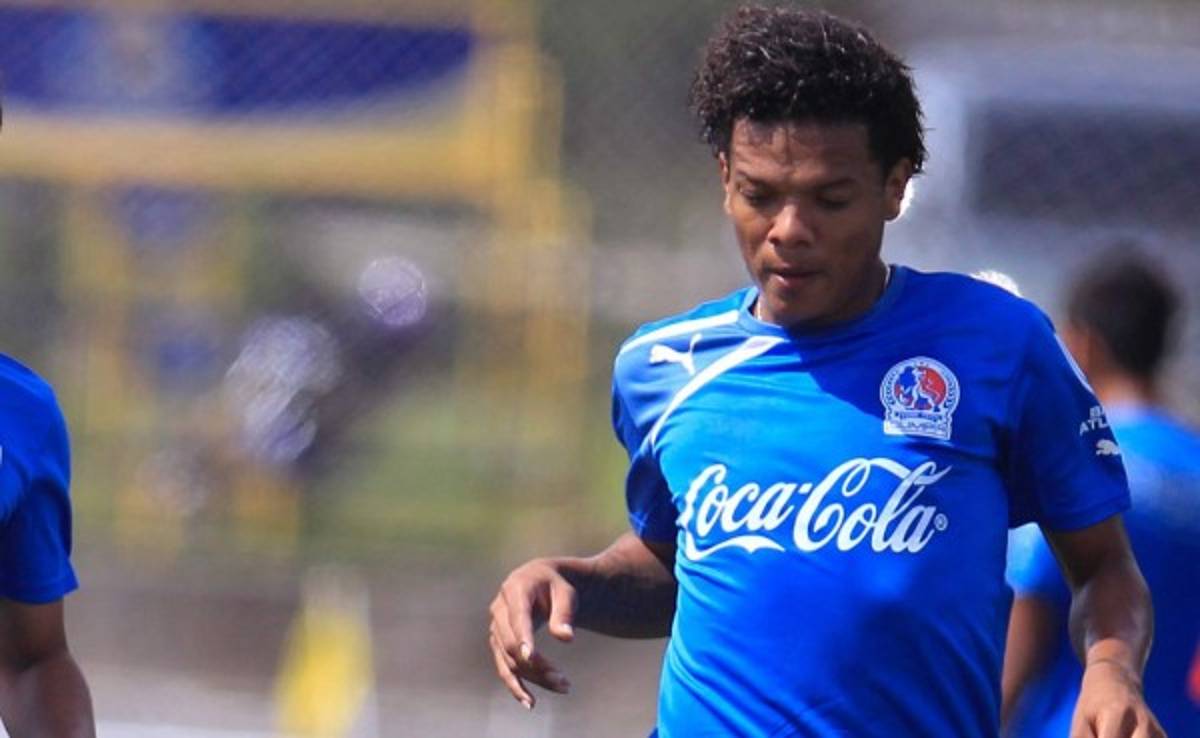 David Meza de Olimpia tiene esperanza de no ser operado