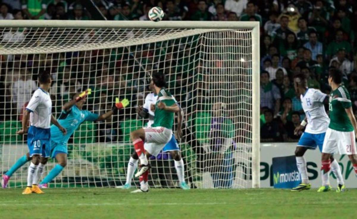 Oswaldo Alanís anotó el 2-0 con un cabezazo espectacular que fue imposible para Donis Escober.