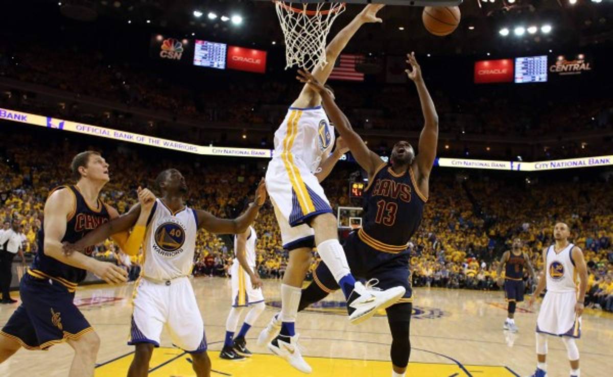 Warriors aplastan a Cavaliers 110-77 y ponen serie final de la NBA 2-0 a su favor