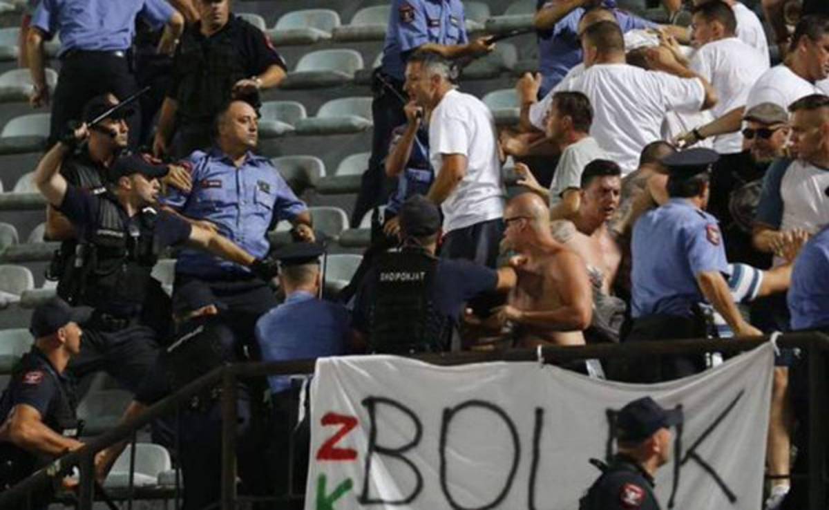 VIDEO: Partido de Europa League fue suspendido por lanzamiento de piedras