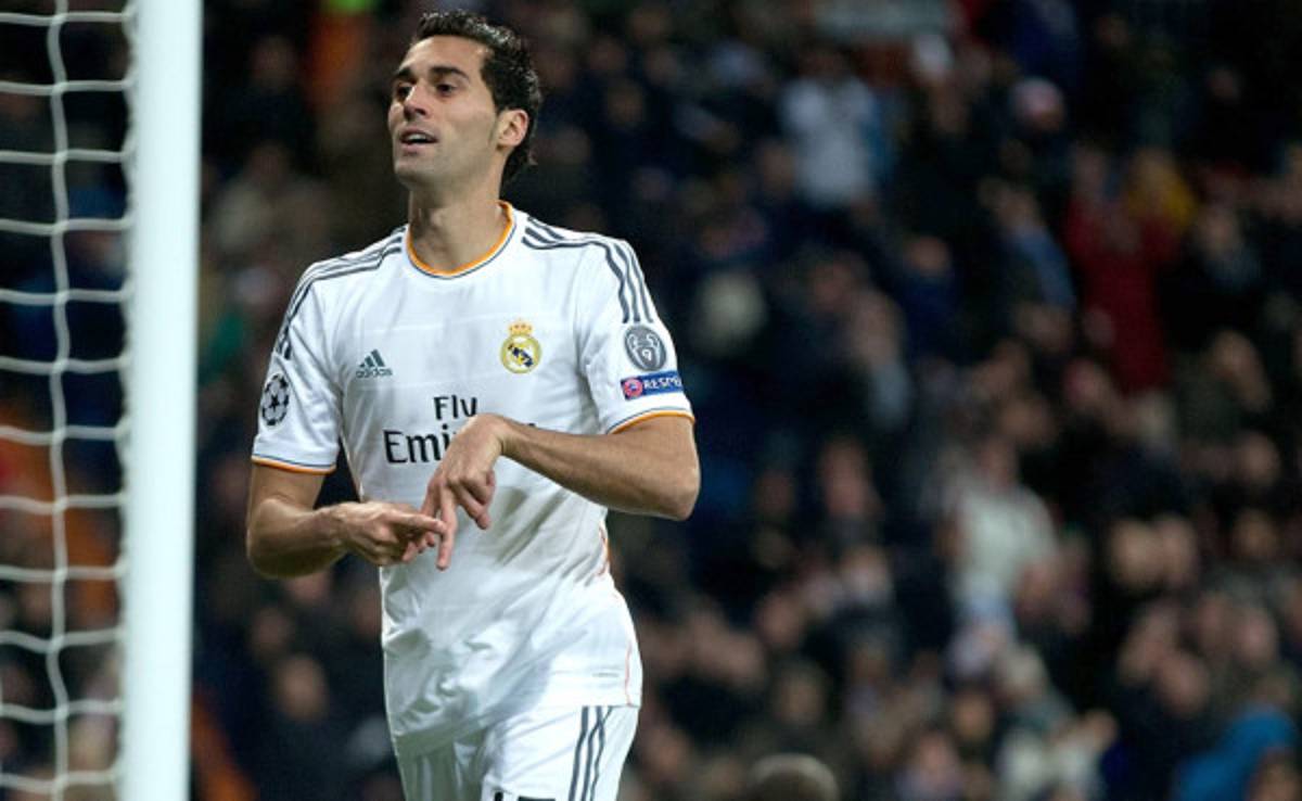Arbeloa se lesiona y será baja para clásico ante Barcelona
