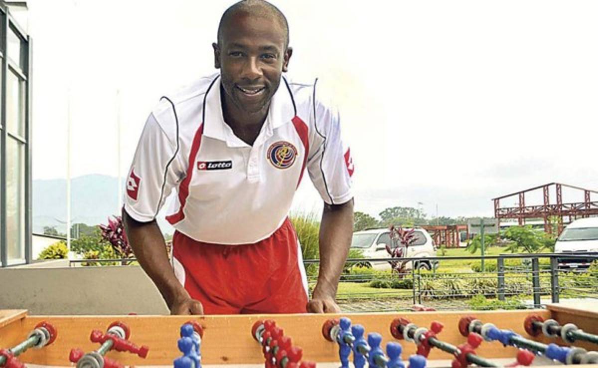 Wanchope tendría la oportunidad de dirigir a Costa Rica hasta la Copa Oro