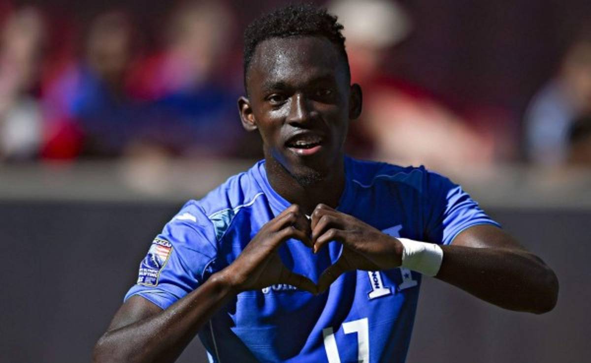 Las curiosidades más íntimas de Alberth Elis, el goleador fanático de la moda