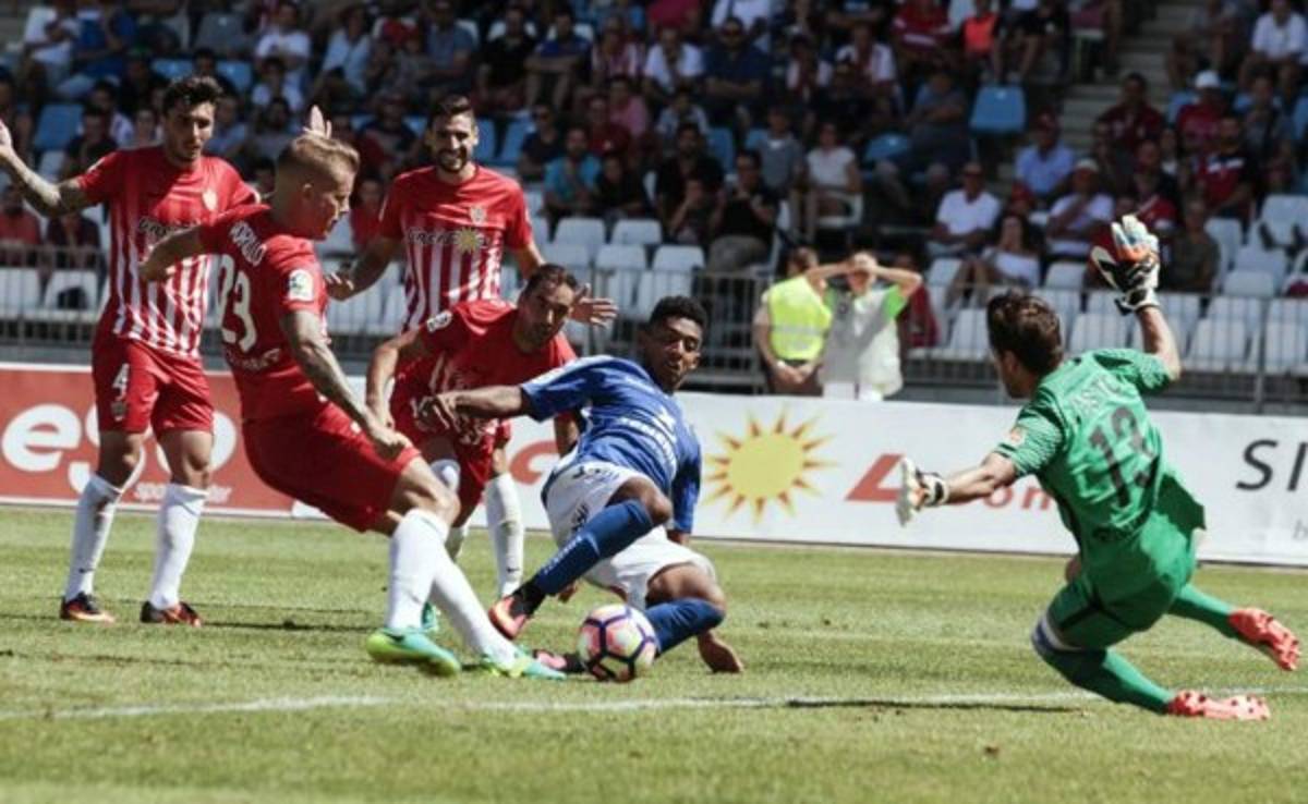 Tenerife derrota al Almería y Radio Marca elogia al 'Choco' Lozano