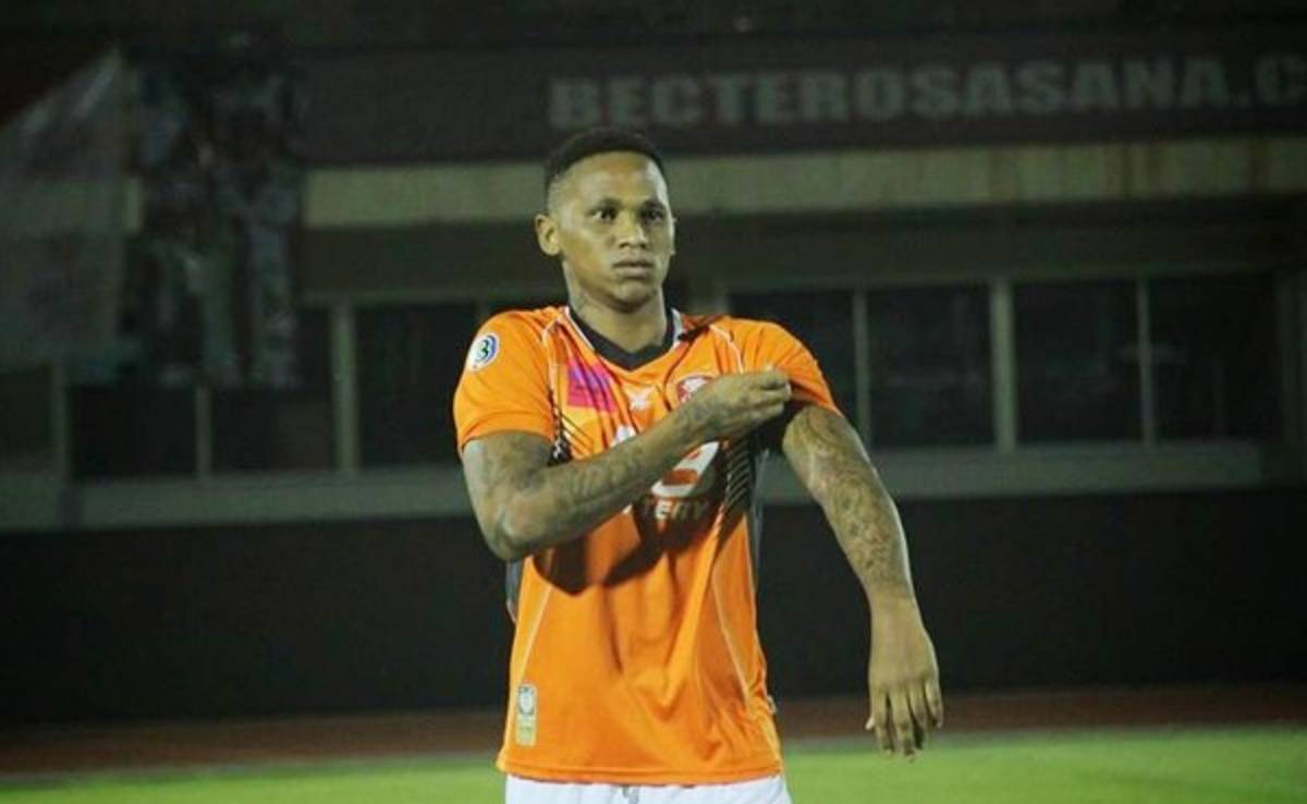 Georgie Welcome es titular en triunfo del Tero Sasana