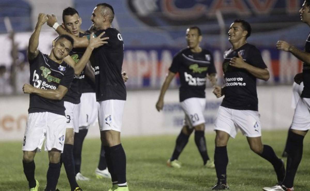 Honduras Progreso y los números en rojo jugando fuera de casa