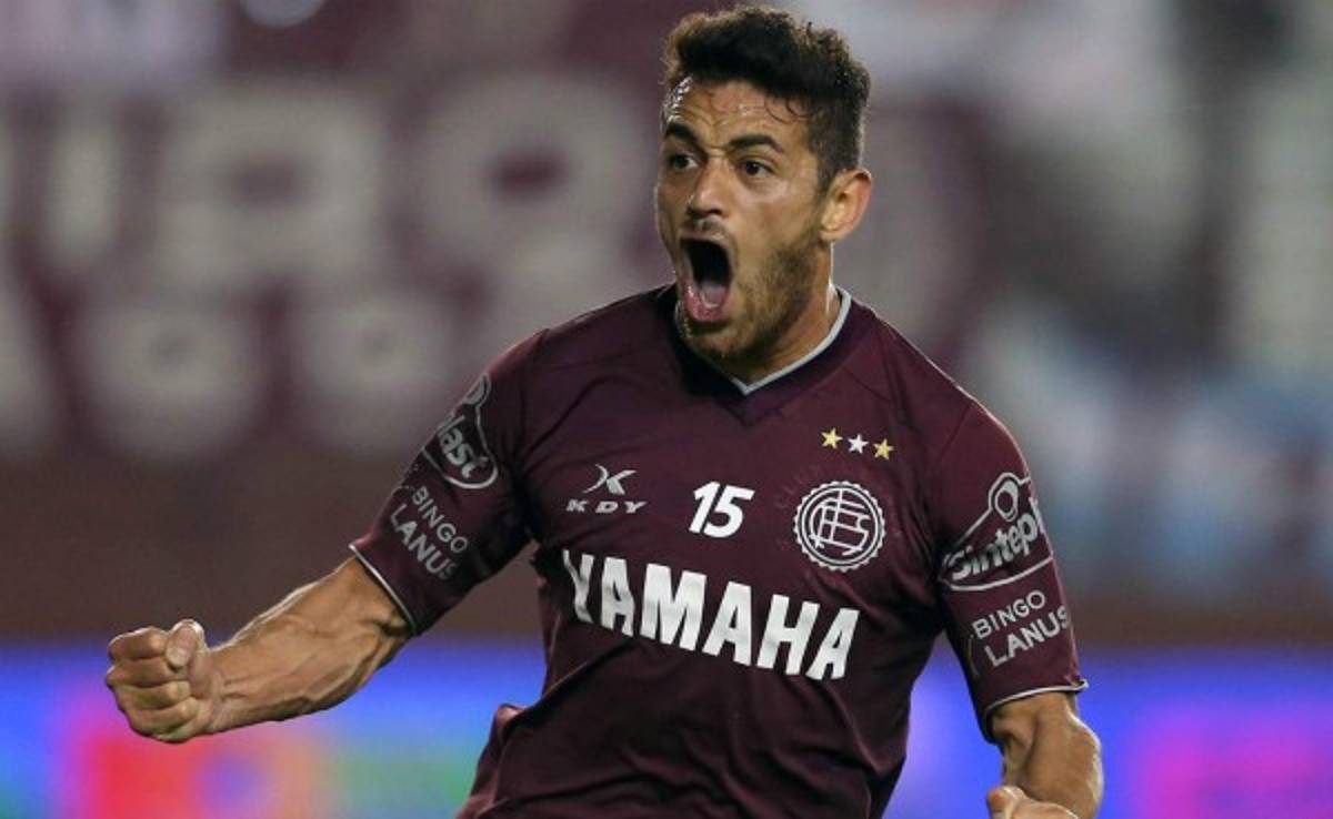 ''Tata'' Martino convoca a Acosta para partidos contra Chile y Bolivia