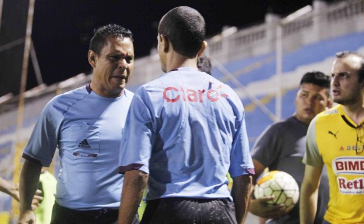 Geovanny Mendoza al línea 1: 'Es penal, es penal'