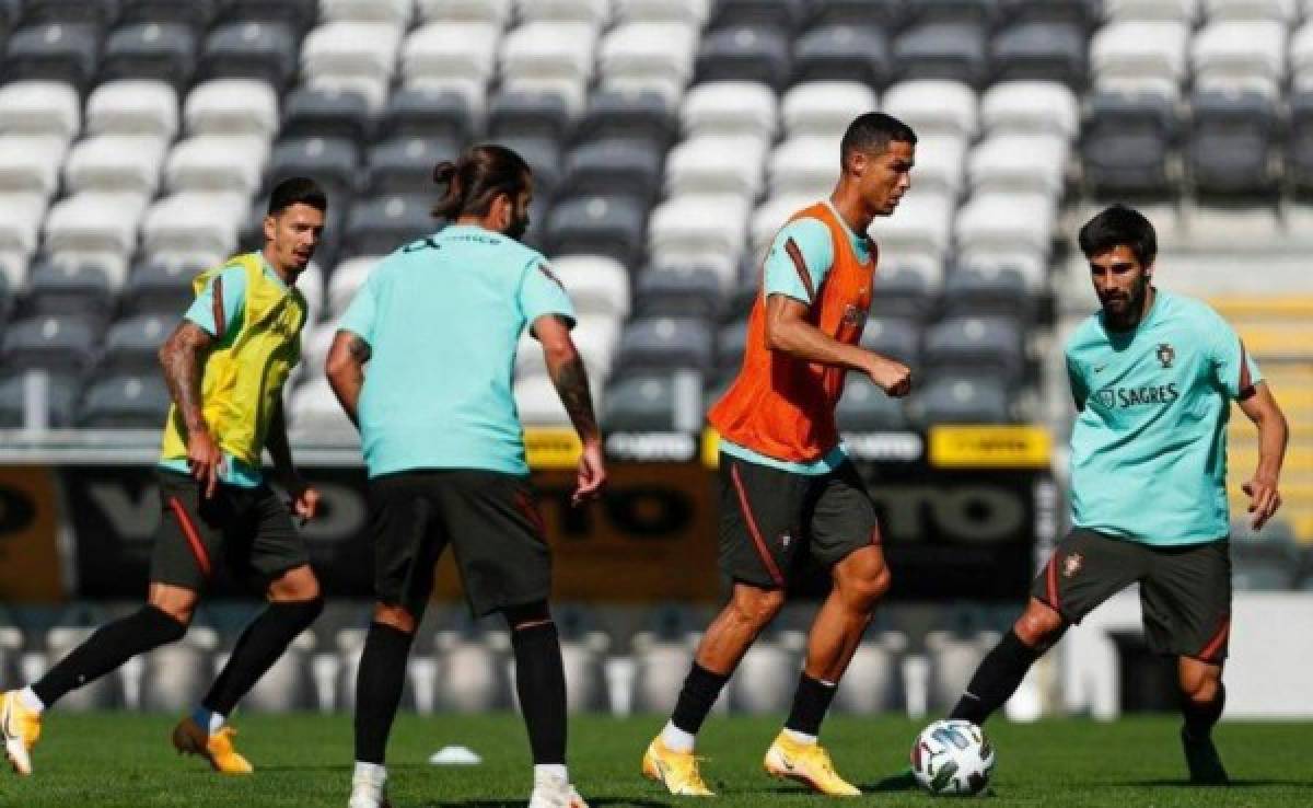 Cristiano Ronaldo humillando a crack del Barcelona: Así fue el entrenamiento de Portugal este domingo