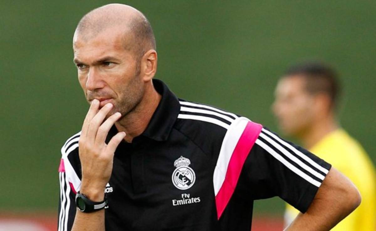 Zidane, amenazado de suspensión por problemas con su diploma de técnico